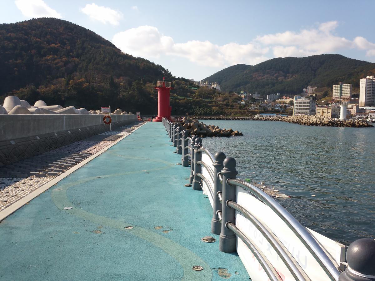 Geoje Jangseungpo Lighthouse Hotel Sodong Bagian luar foto