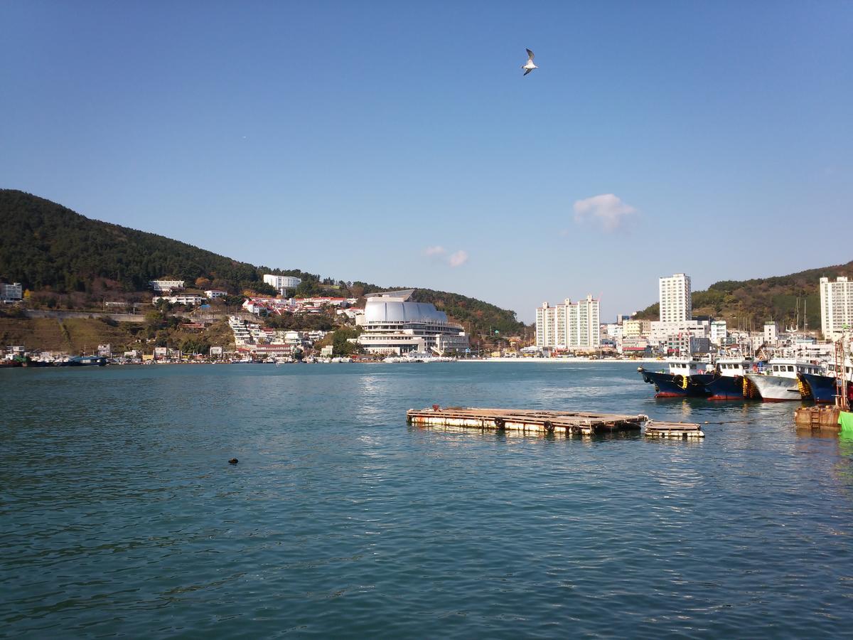 Geoje Jangseungpo Lighthouse Hotel Sodong Bagian luar foto