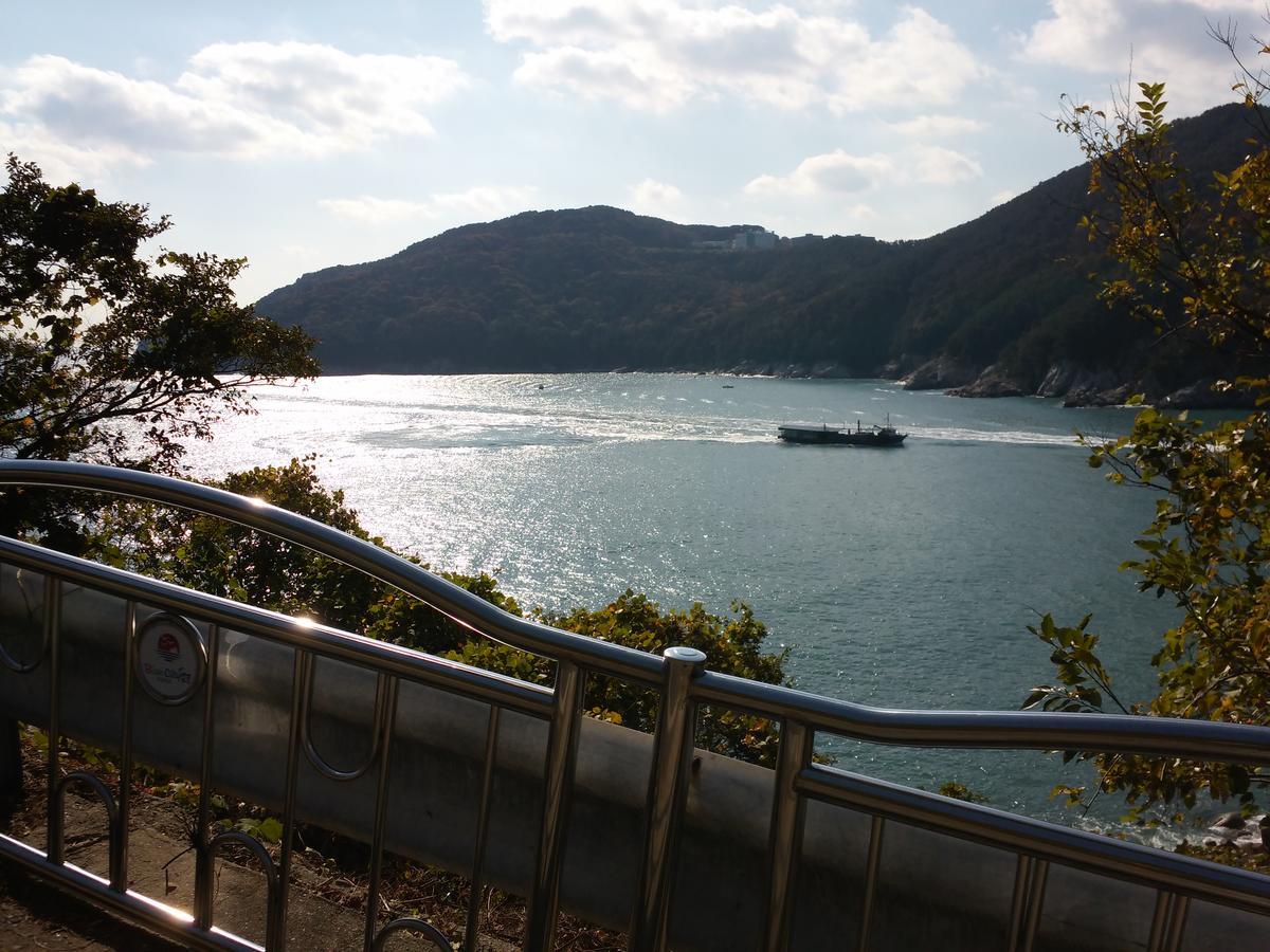 Geoje Jangseungpo Lighthouse Hotel Sodong Bagian luar foto