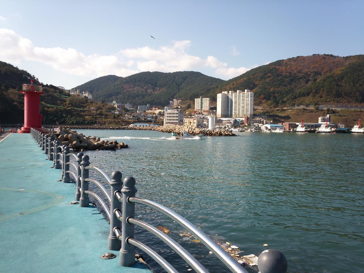 Geoje Jangseungpo Lighthouse Hotel Sodong Bagian luar foto