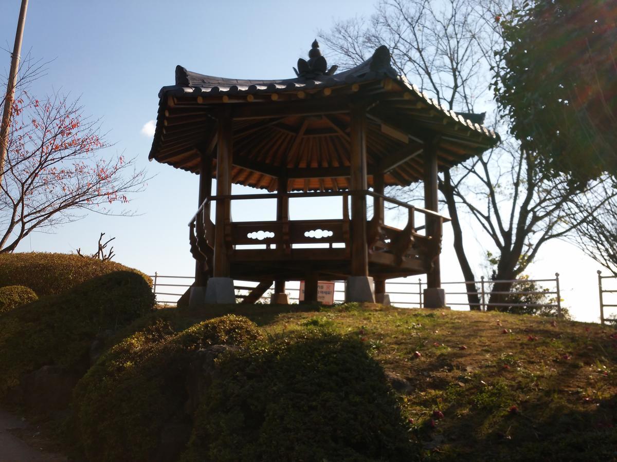 Geoje Jangseungpo Lighthouse Hotel Sodong Bagian luar foto